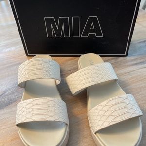 Women’s wedge sandal